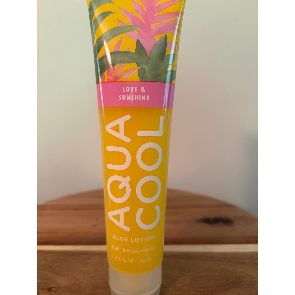 Bath and Body Works 5.6 fl oz Aqua Cool Love & Sunshine Aloe Lotion New
